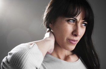 Боль в шее – признак остеохондроза?